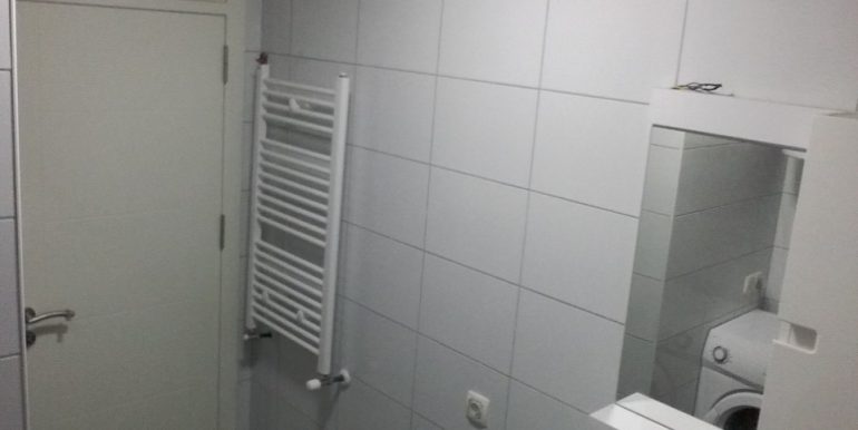 IMG-7ef53c6d0ca2bd519d3bf5f6944fbb56-V