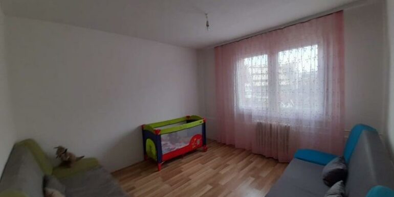 Shitet-Banesa-ne-Prishtine--Pejton- (3)