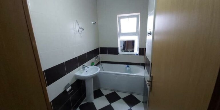 Banese-me-qera-afer-Kastratit (3)