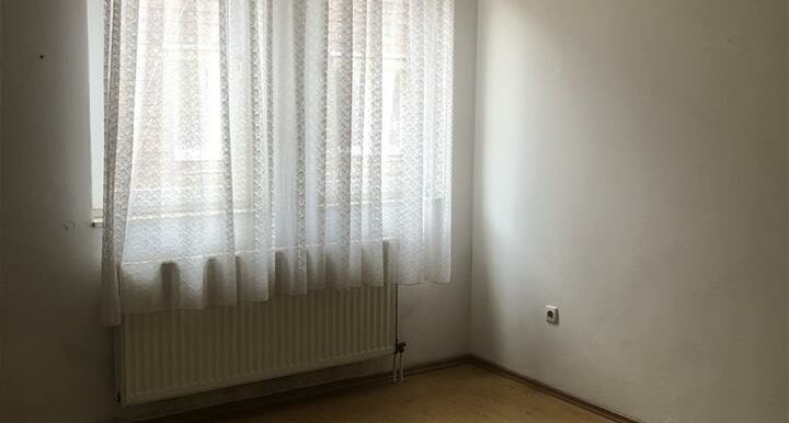 Shitet-Banesa-ne-Fushë-Kosove-61m2 (2)