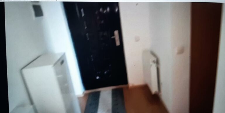Shitet-banesa-e-mobiluar-76m2-me-2-dhoma-gjumi-38-mije-euro (7)